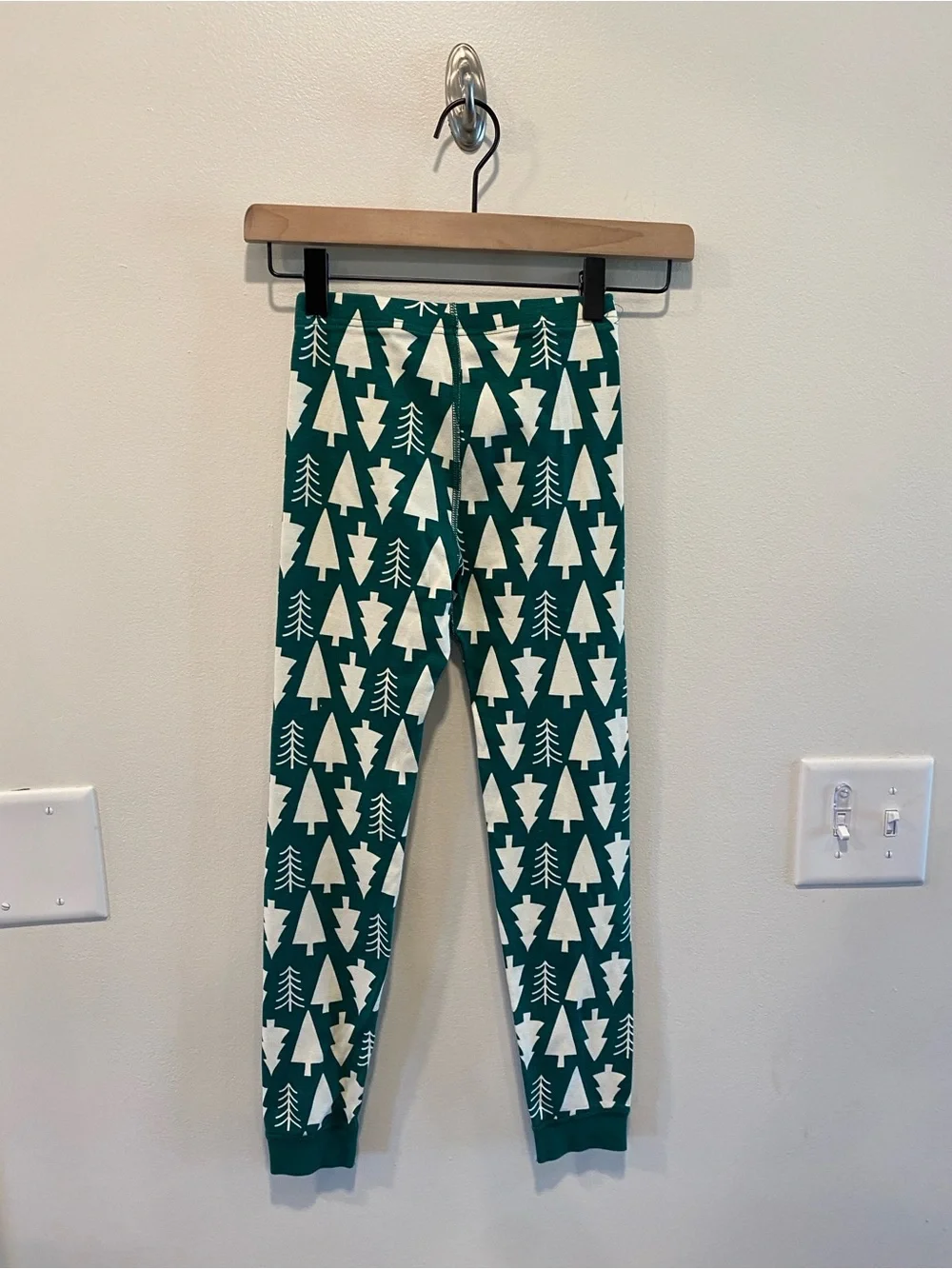 Holiday HannaJams Pajama Set kids 130 US 8 winter green Christmas tree print